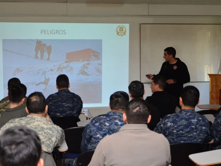 IV Brigada Aérea de la FACH planifica predespliegue de la Campaña de la Estación Polar Científica conjunta Glaciar Unión.
