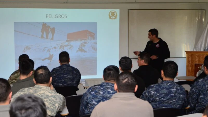 IV Brigada Aérea de la FACH planifica predespliegue de la Campaña de la Estación Polar Científica conjunta Glaciar Unión.