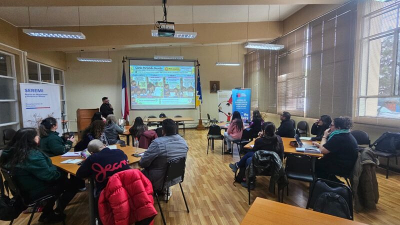 Concluye con éxito ciclo de acompañamiento a profesores sobre Portafolio Docente en Punta Arenas y Puerto Natales.