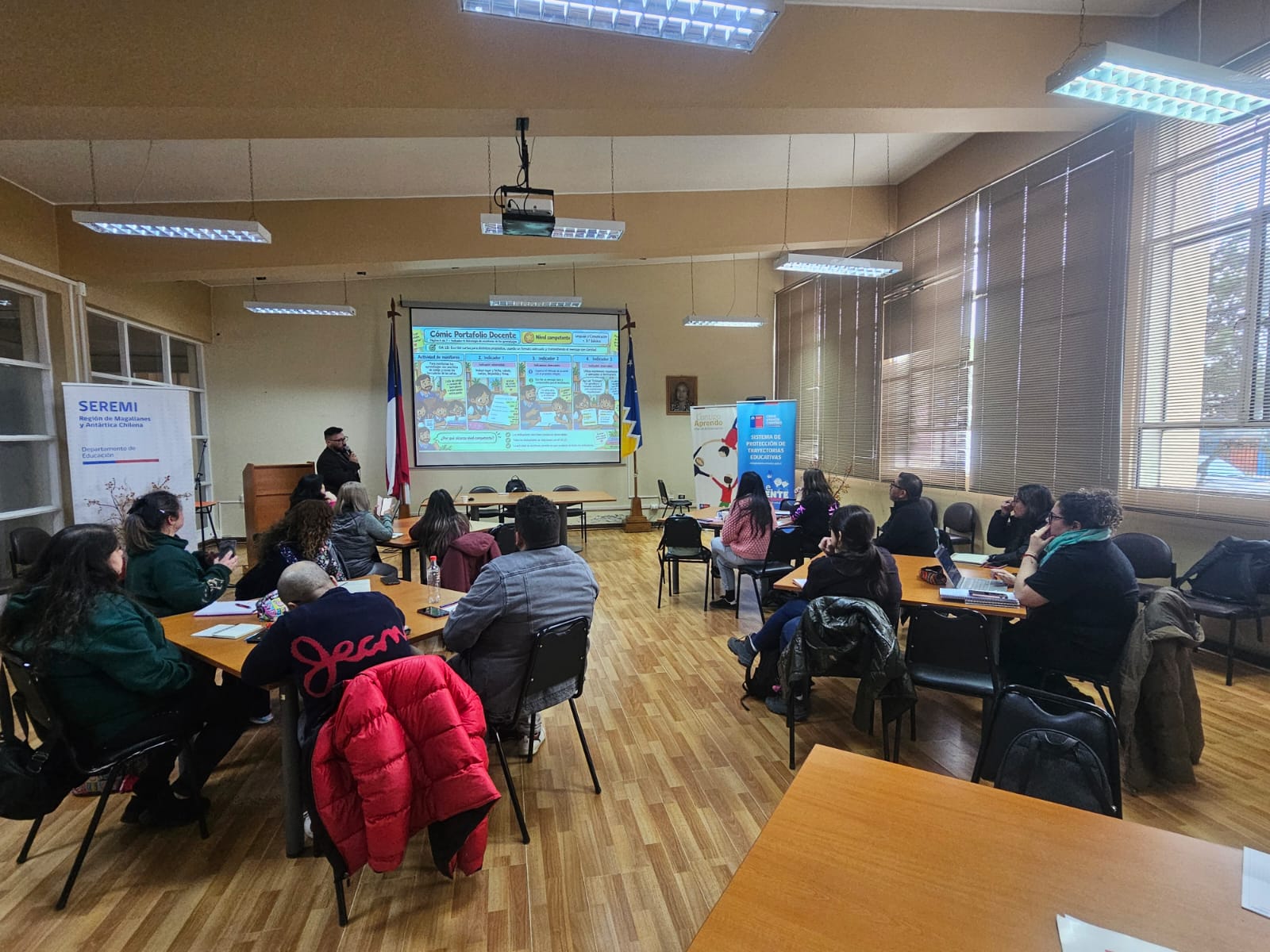 Concluye con éxito ciclo de acompañamiento a profesores sobre Portafolio Docente en Punta Arenas y Puerto Natales.