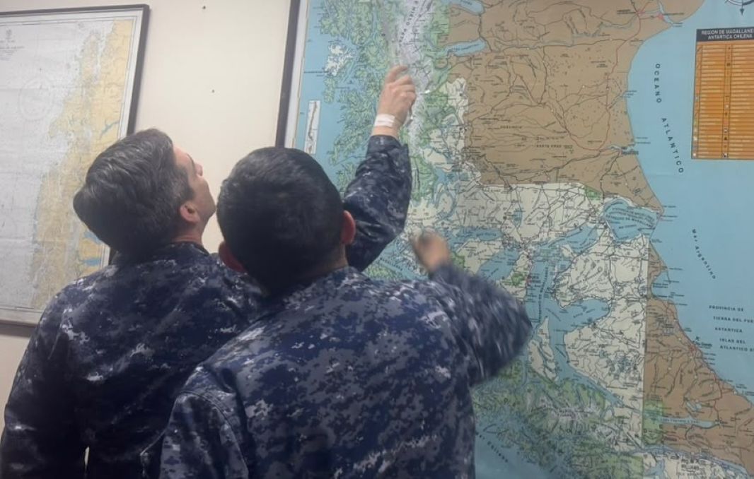 Armada de Chile inicia búsqueda de lancha a motor tras pérdida de contacto en sector Angostura Inglesa.
