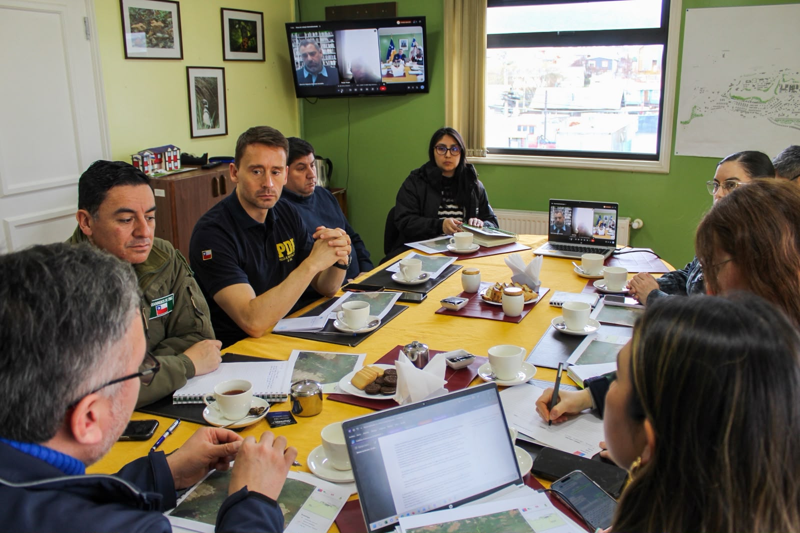 Coordinan despeje de senderos de Isla Navarino para fortalecer rescates durante temporada estival 