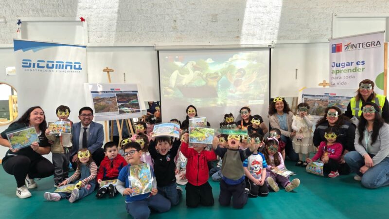 Niñas y niños del jardín infantil Vientos del Sur son protagonistas de actividad de participación ciudadana sobre proyecto del Estero LLau-Llau