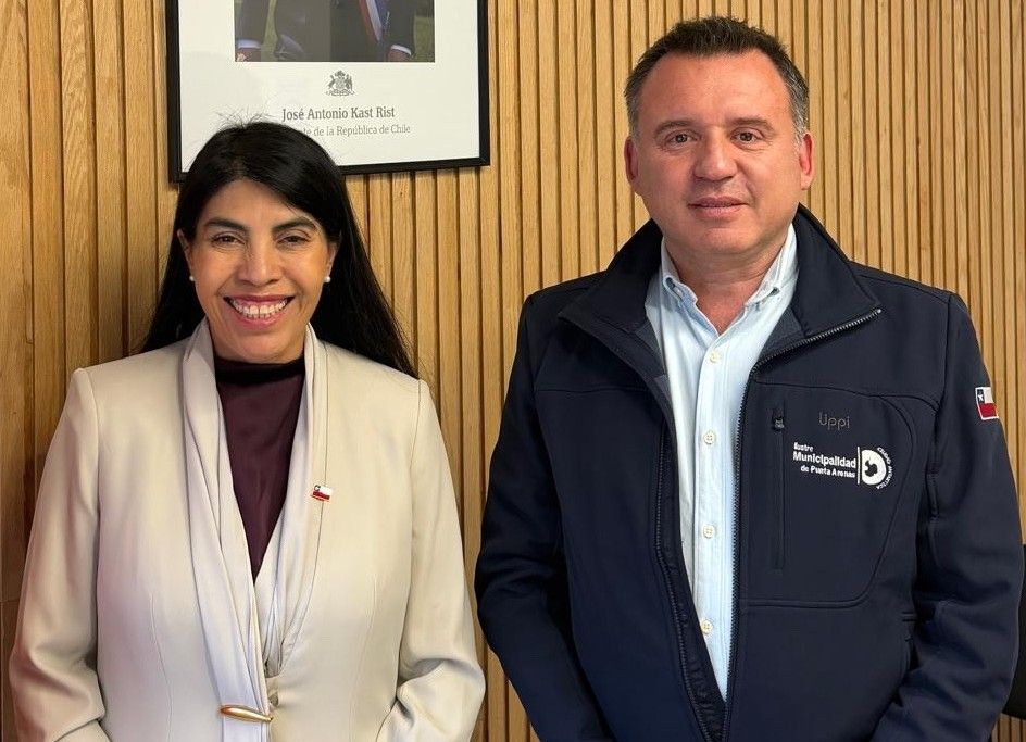 Alcalde Radonich se reunió con ministra Lincolao para fortalecer el rol antártico de la comuna.