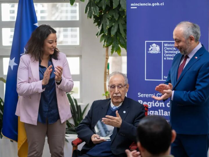Anelio Aguayo en reconocimiento de INACH: “Voy a empezar a exigir cosas a los magallánicos, como el trabajo en conjunto para que ayudemos a proteger a la fauna marina”.