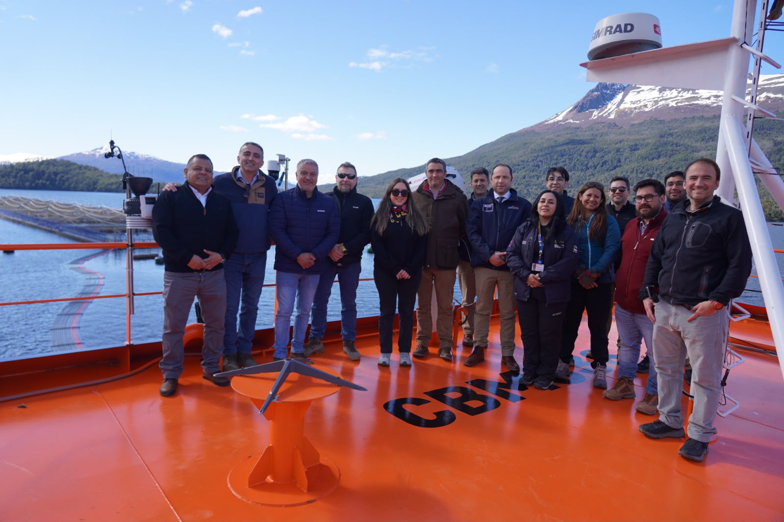Autoridades regionales de Magallanes conocen en terreno la operación y los estándares ambientales de planta salmonera Blumar.