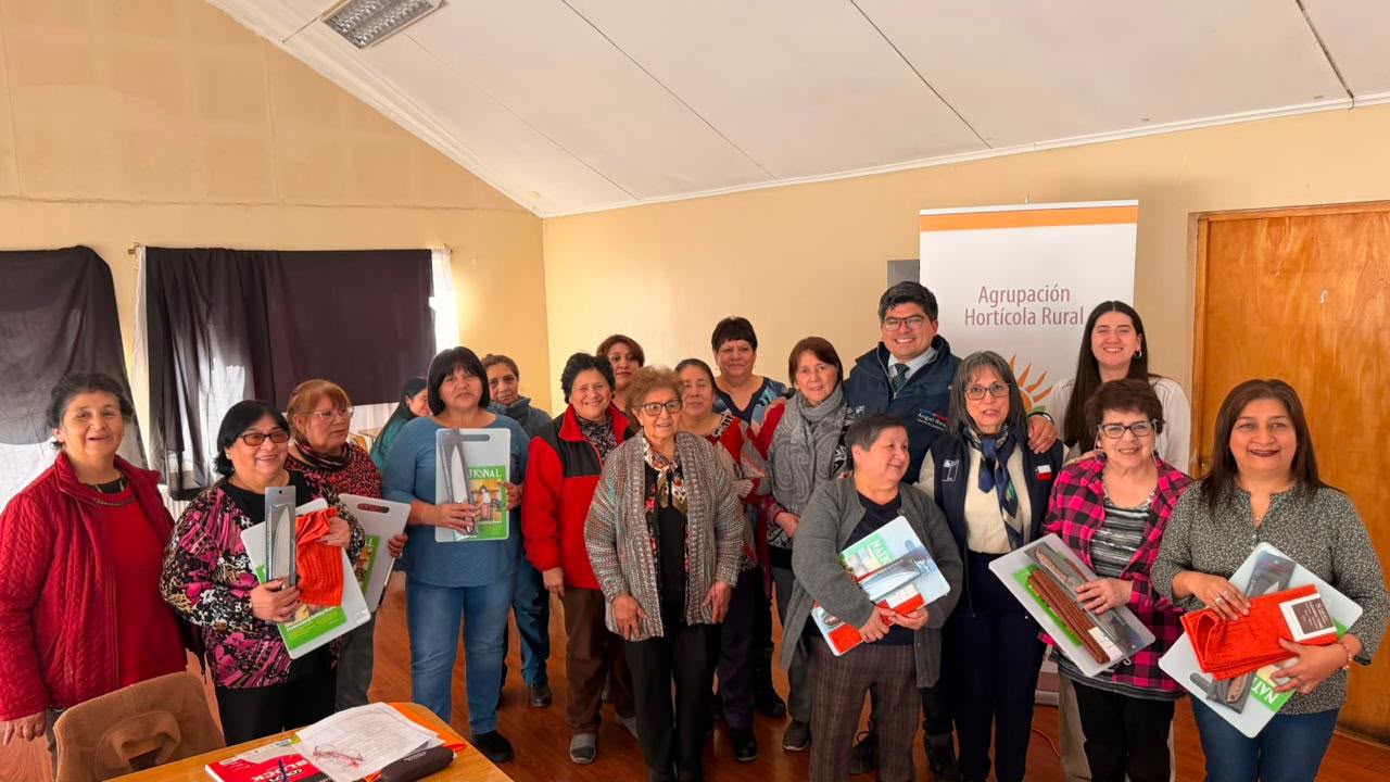 Seremi de Gobierno realiza seguimiento a proyectos ciudadanos en Porvenir.