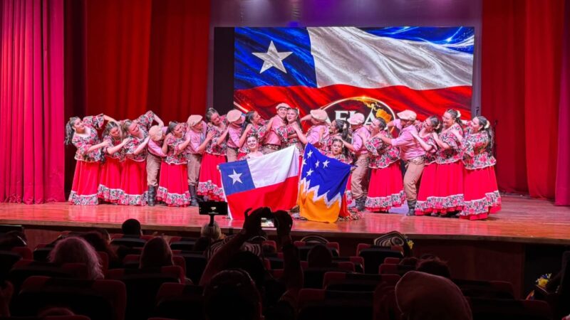 Grupo folklórico Brisa Austral de Magallanes brilló en el escenario del AFLA 2026 en Paraguay.
