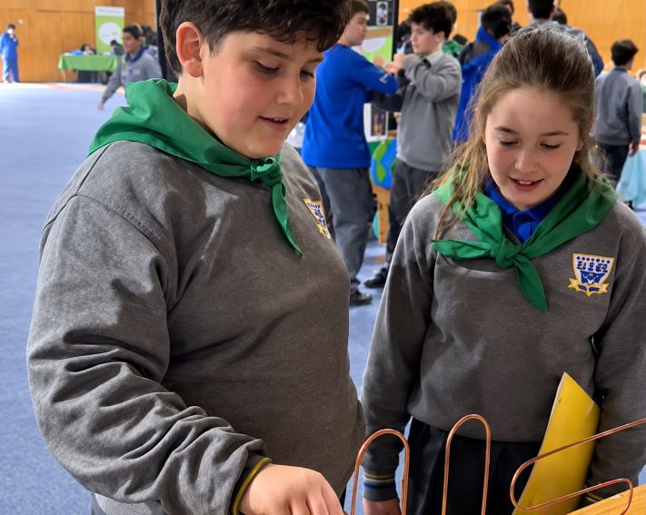 Escuela Villa Las Nieves de Punta Arenas realizó primera EcoFest para promover el cuidado del medioambiente.