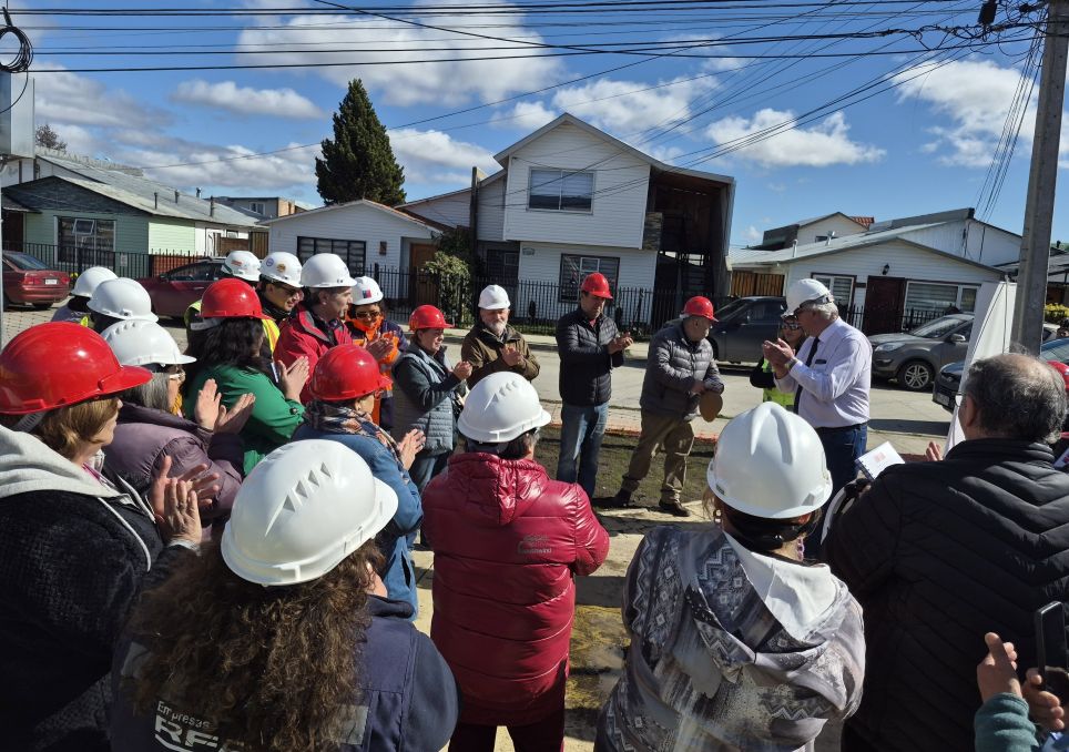 Inspeccionan avances en el proyecto de mejoramiento del Estero Llau Llau en el sector de Villa Las Nieves de Punta Arenas.