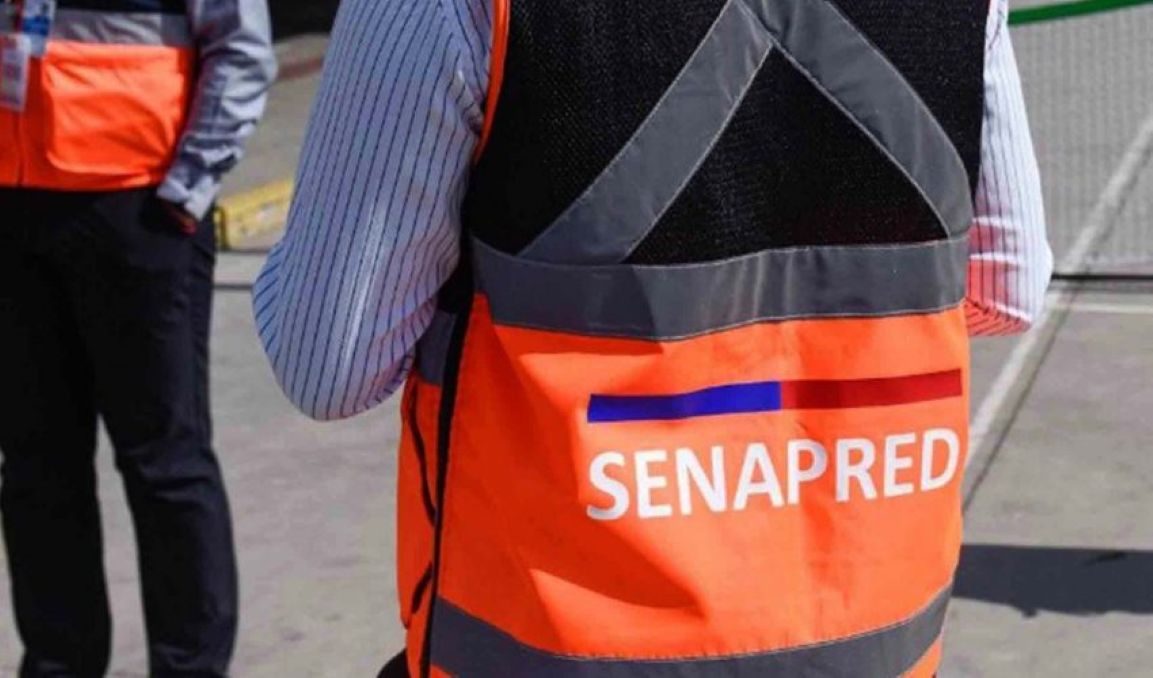 Funcionarios de SENAPRED exigen fortalecer la institución y frenar recortes presupuestarios tras aluvión en Las Condes.
