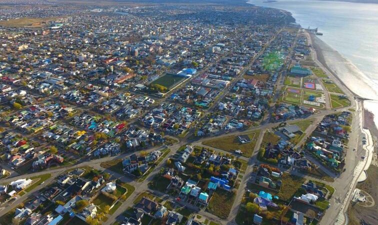 Provincia argentina de Santa Cruz enfrenta un escenario económico complejo: recesión persistente y caída del consumo conviven con una paradoja en los índices de pobreza.
