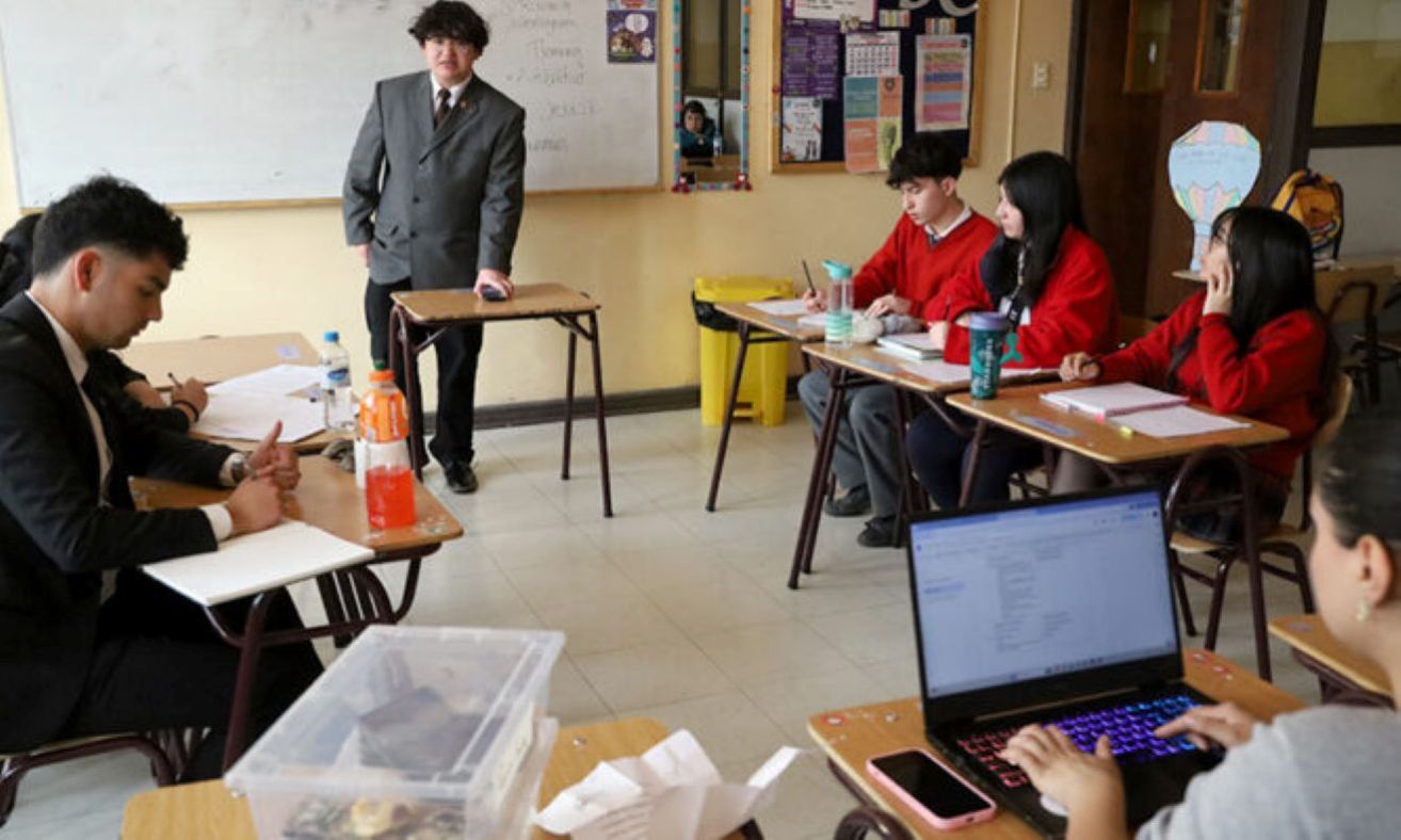 La Sociedad Austral de Debate cierra el año 2026 en Punta Arenas con dos torneos protagonizados por estudiantes.