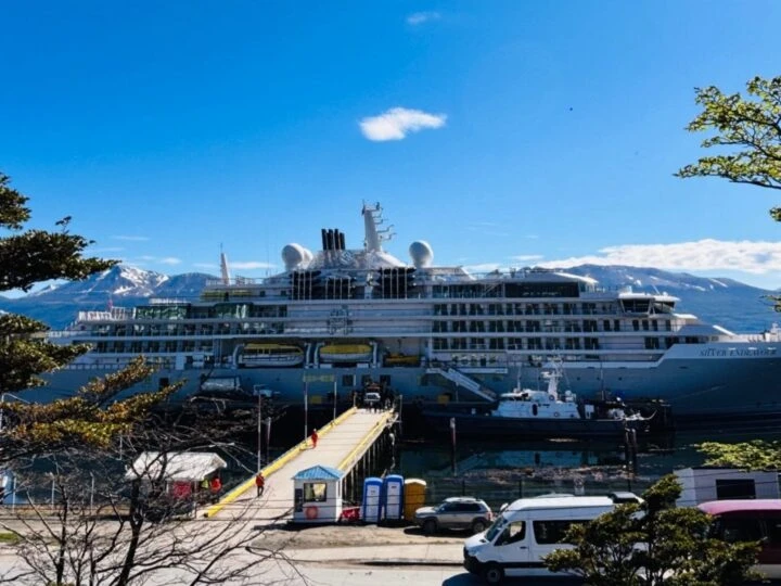 El crucero Silver Endeavour inaugurara el puente marítimo antartico entre Puerto Williams y la Isla Rey Jorge.