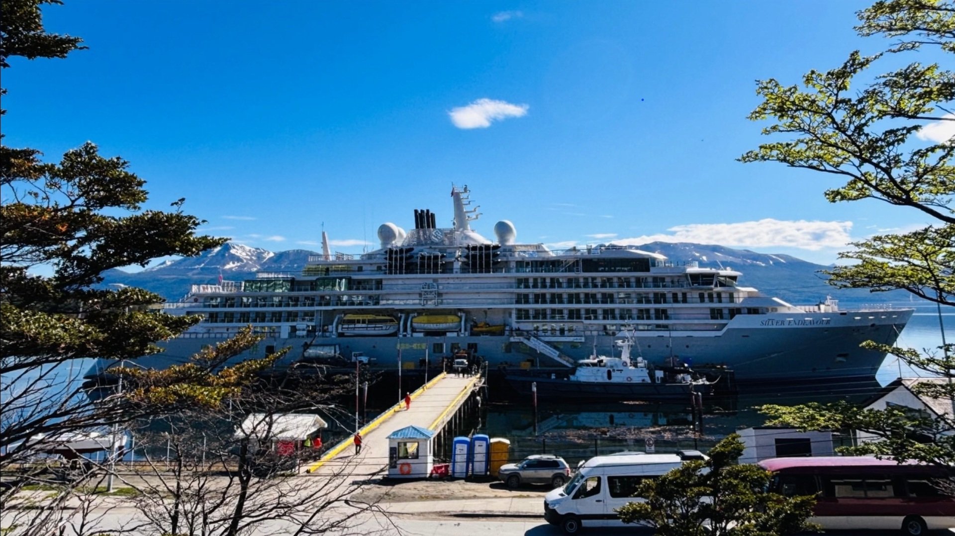 El crucero Silver Endeavour inaugurará el puente marítimo antartico entre Puerto Williams y la Isla Rey Jorge.