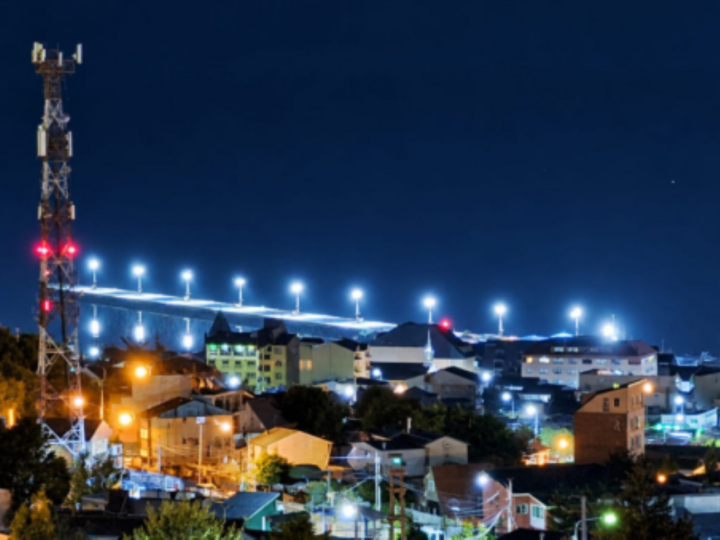Temporada turística 2026-2027: Puerto de Ushuaia se prepara para recibir 550 cruceros con mejoras en iluminación de su muelle.